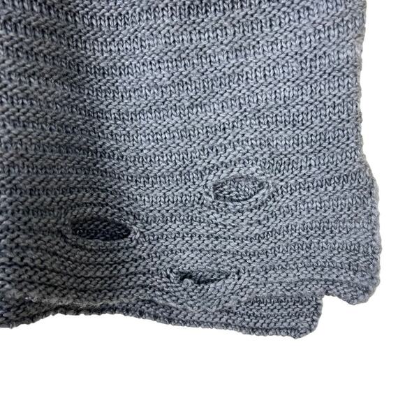 John + Jenn Distressed Crewneck Sweater in Gray Size Small - Picture 6 of 8